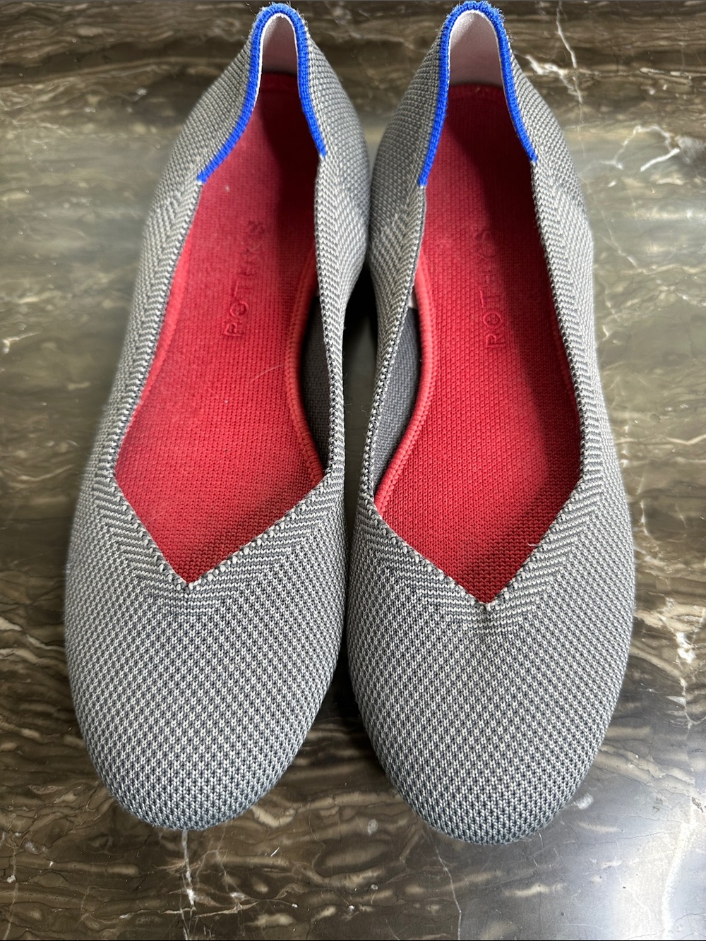 Rothy's The Flat Round Toe Ballet Knit Shoes Gray Charcoal / Red Insole